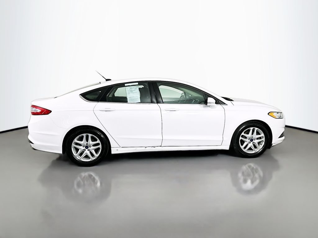 Used 2016 Oxford White Ford SE image 9