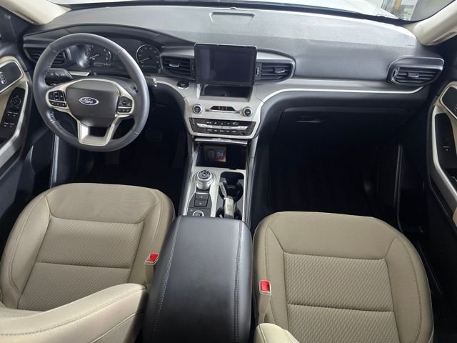 Used 2023 White Metallic Ford XLT image 10