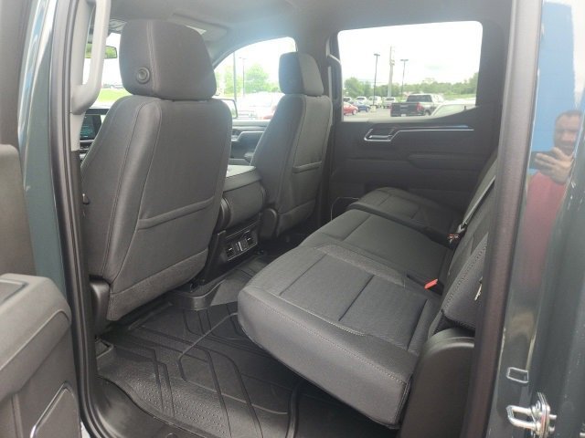 2025 Chevrolet Silverado 1500 LT - Photo 14
