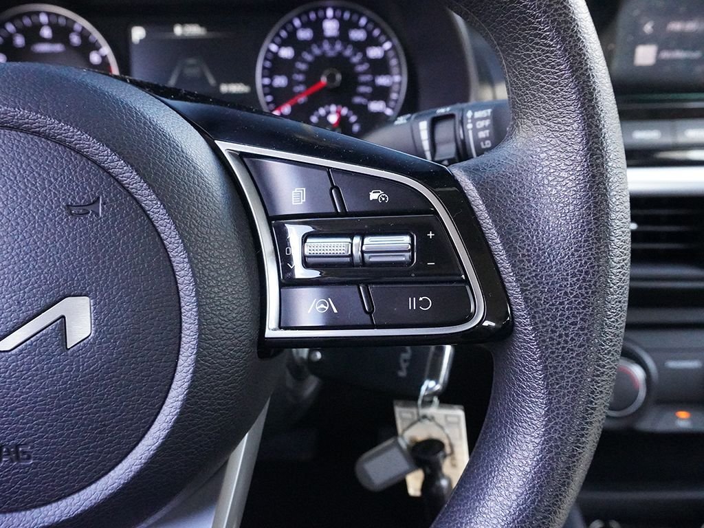 Used 2023 White Kia LXS image 39