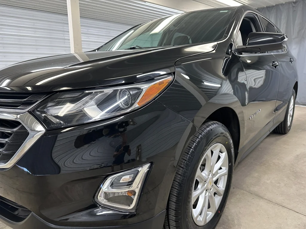 Used 2018 MOSAIC BLACK METALLIC Chevrolet LT image 32