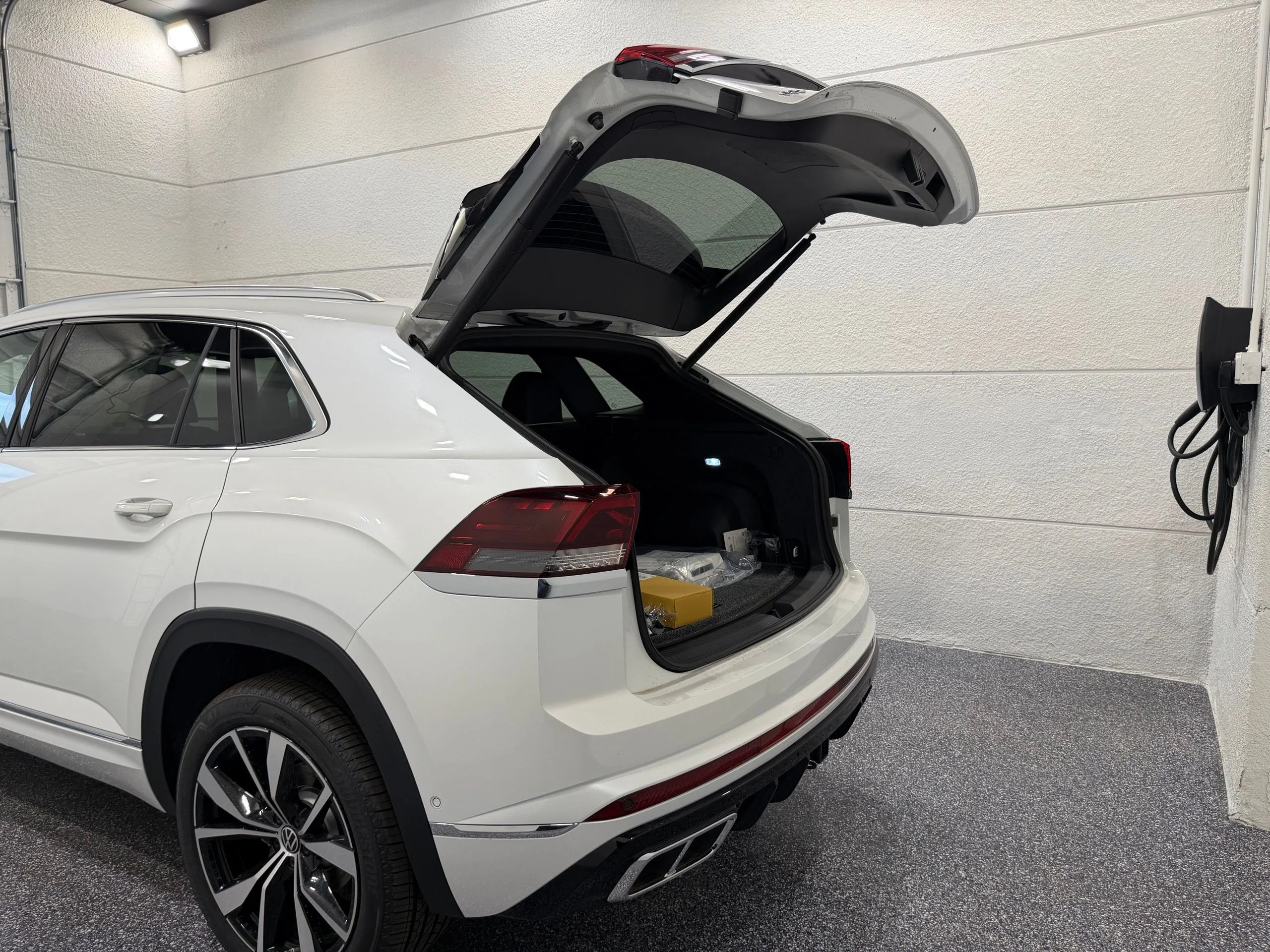 New 2026 White Volkswagen 2.0T SEL Premium R-Line image 25