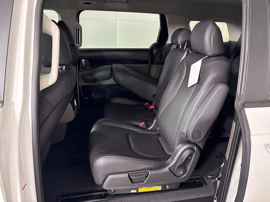 New 2026 White Kia LXS image 21