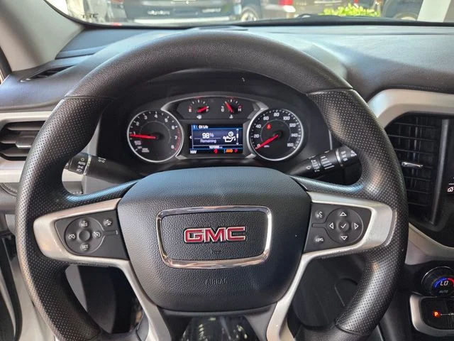 Used 2021 White GMC SLE image 29