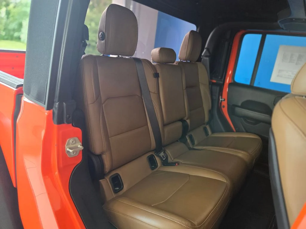 Used 2020 Punkn Metallic Clearcoat Jeep Rubicon image 26