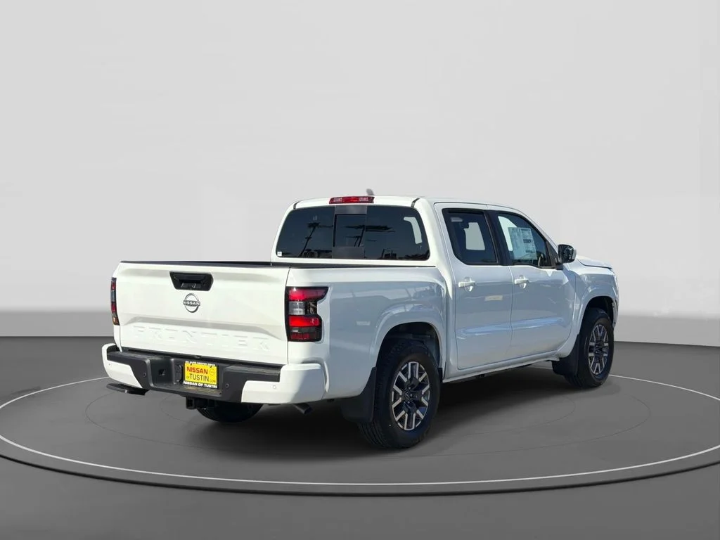 New 2026 Glacier White Nissan SV image 7