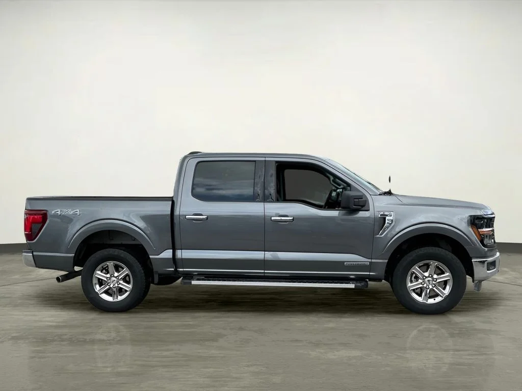 Used 2025 Gray Ford XLT image 8