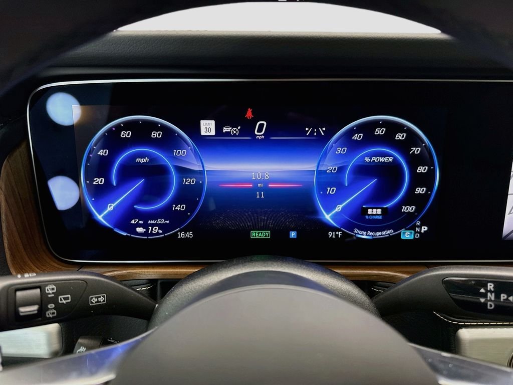 New 2027 MANUFAKTUR Deep Green Mercedes-Benz G 580 image 30