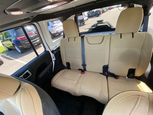 Used 2023 White Jeep Sahara image 15