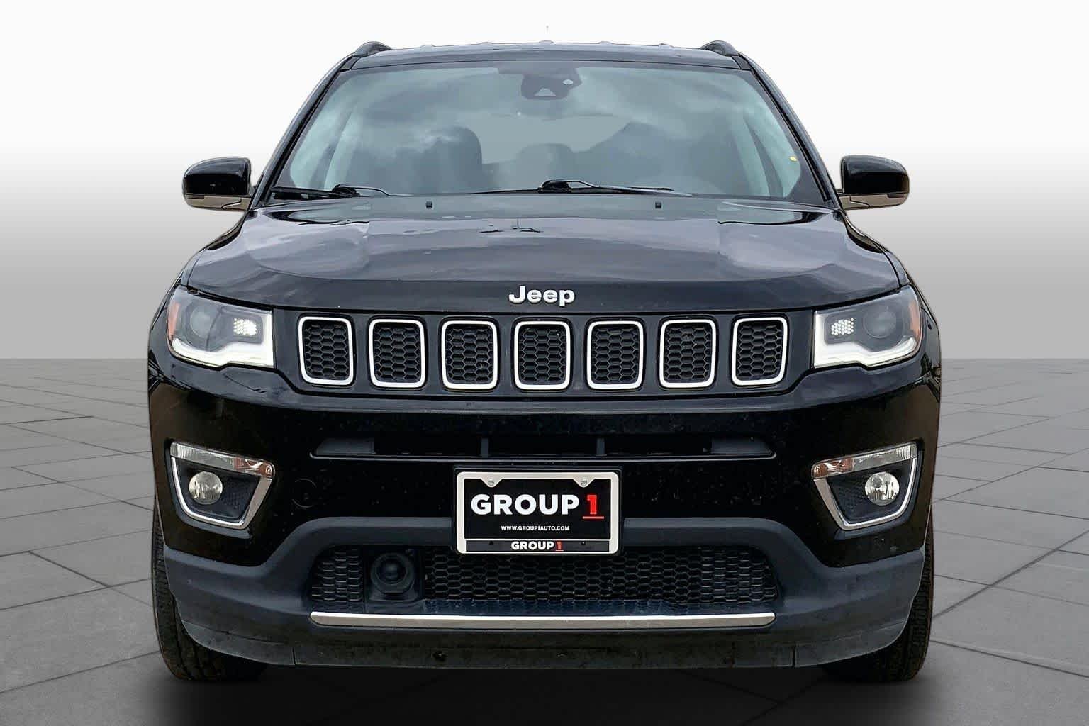 Used 2018 Diamond Black Crystal Pearlcoat Jeep Limited image 3