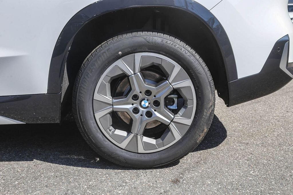 New 2026 Alpine White BMW xDrive28i image 8