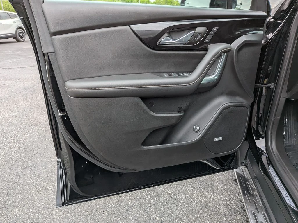 Used 2023 Black Chevrolet Premier image 13