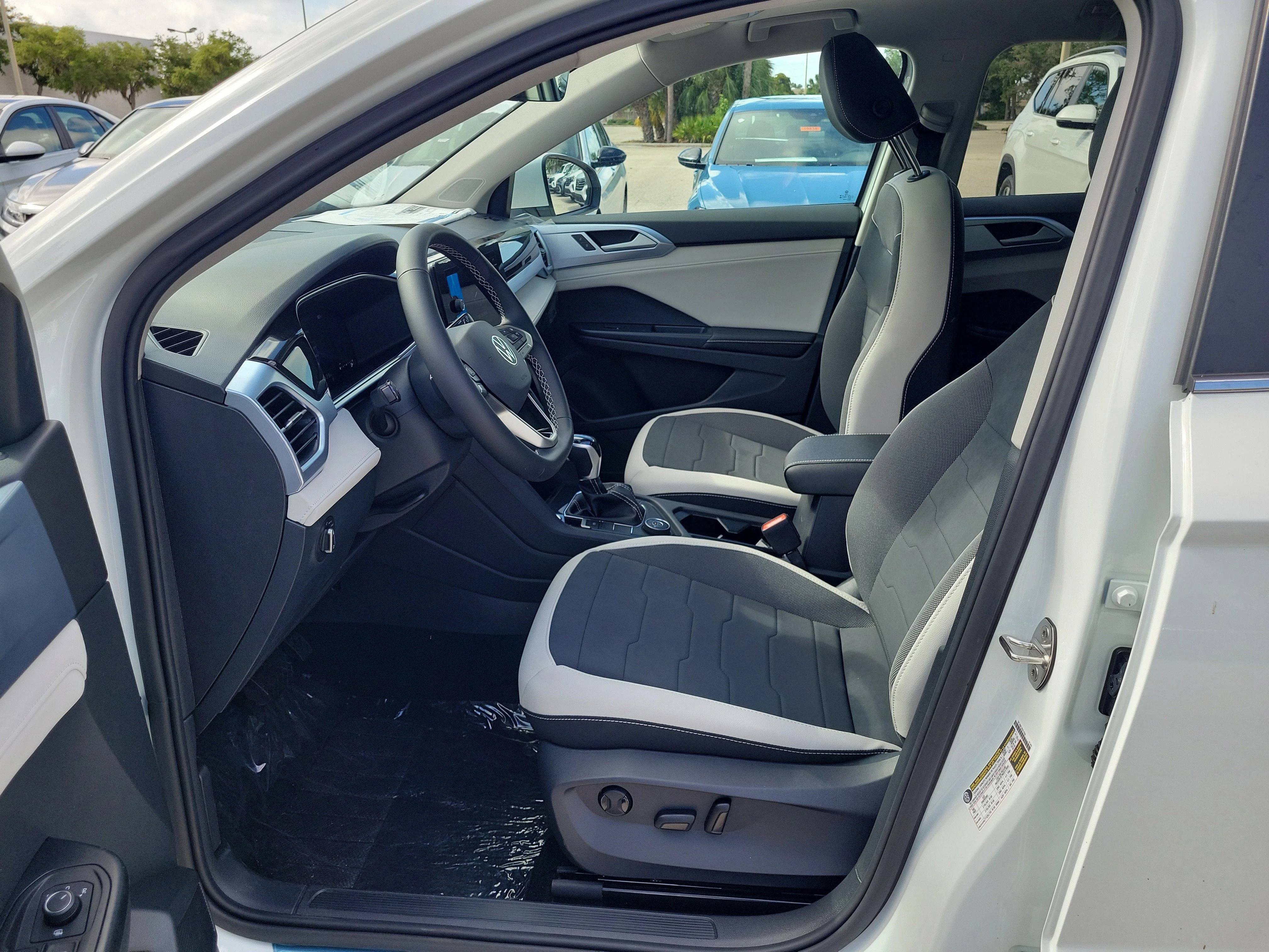 New 2026 White Volkswagen 1.5T SE image 14
