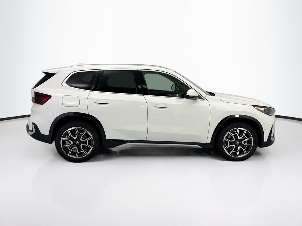New 2026 Alpine White BMW xDrive28i image 4