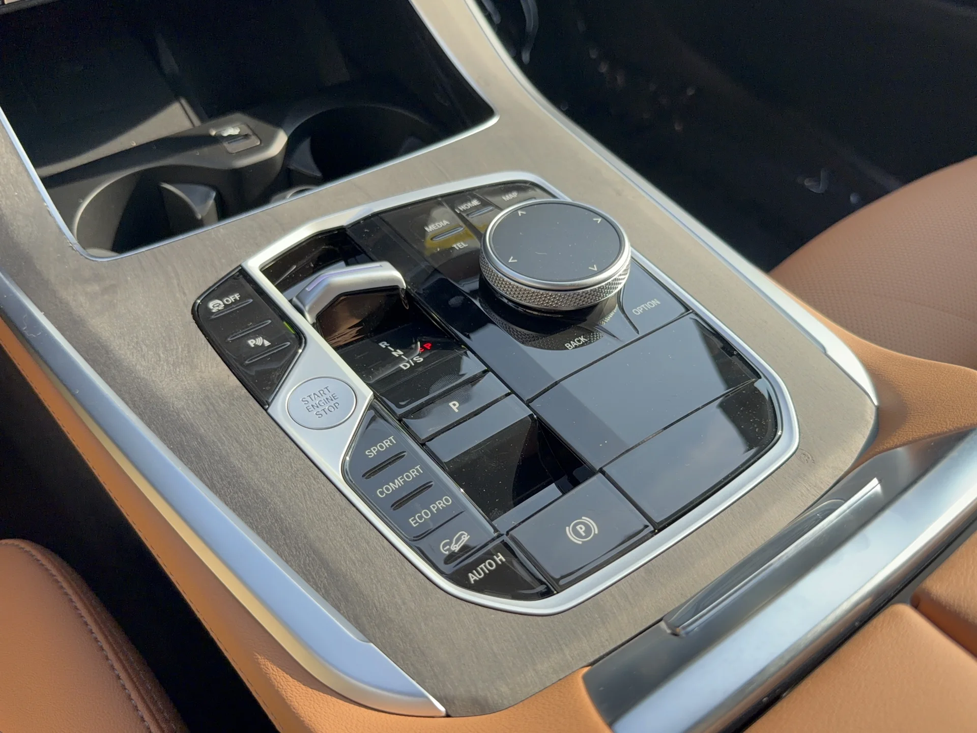 New 2026 Manhattan Green Metallic BMW xDrive40i image 22