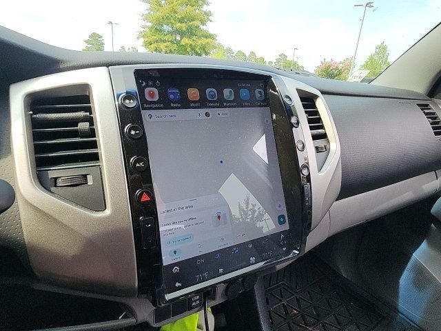 Used 2013 Silver Toyota Base image 32