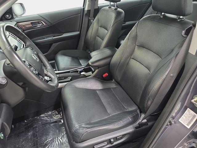 Used 2017 Gray Honda EX-L image 13