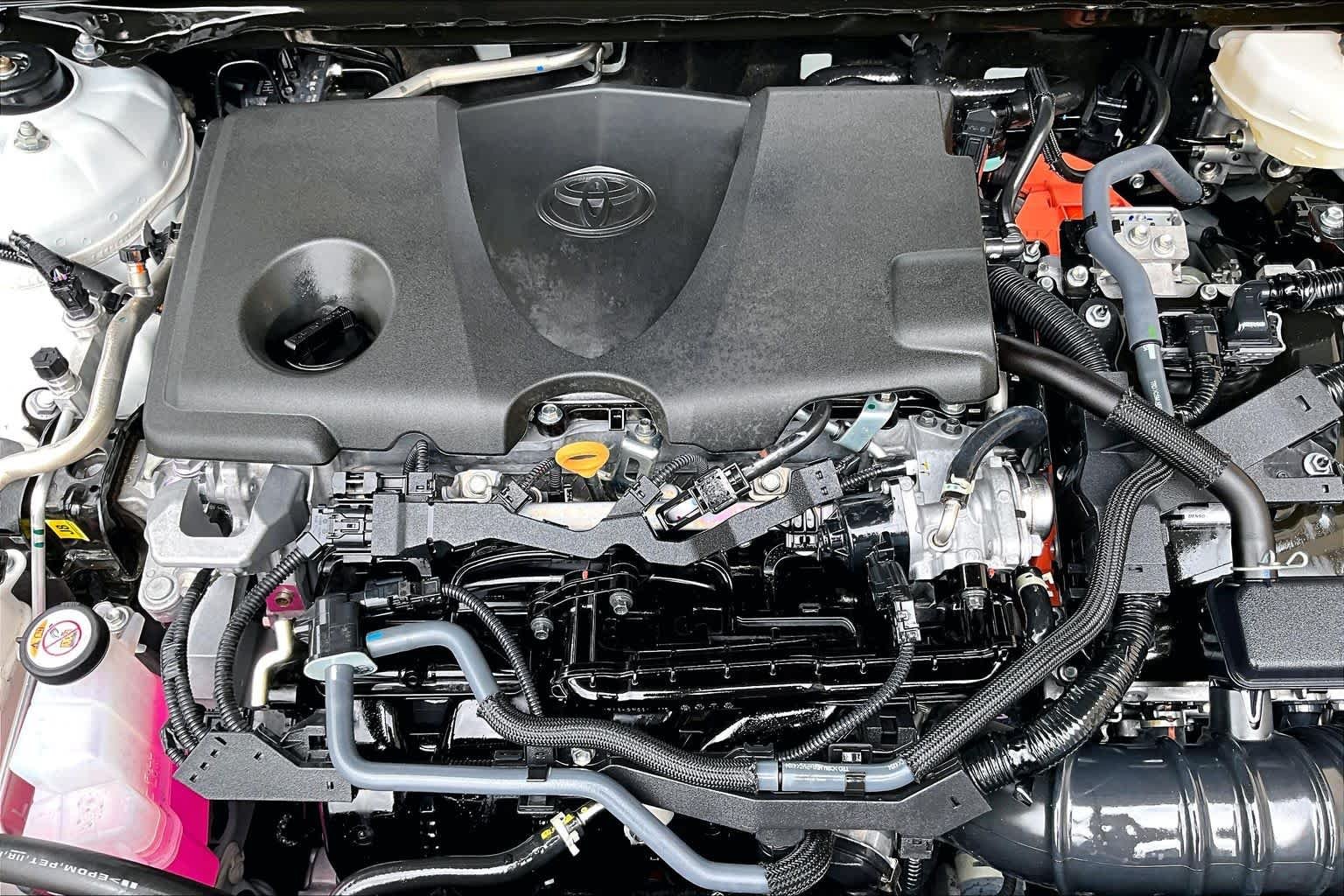 Used 2025 Ice Cap Toyota SE image 33