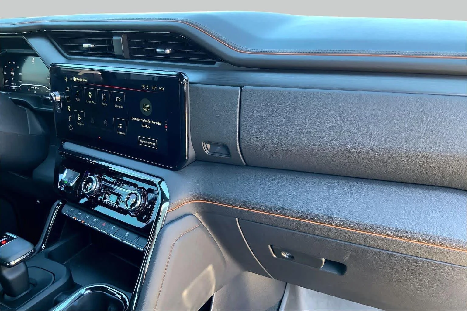 Used 2025 Sterling Metallic GMC AT4 image 18