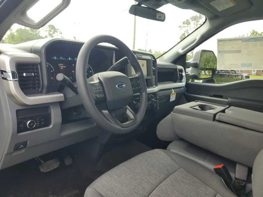 2025 Ford F-250 Super Duty XL - Photo 8