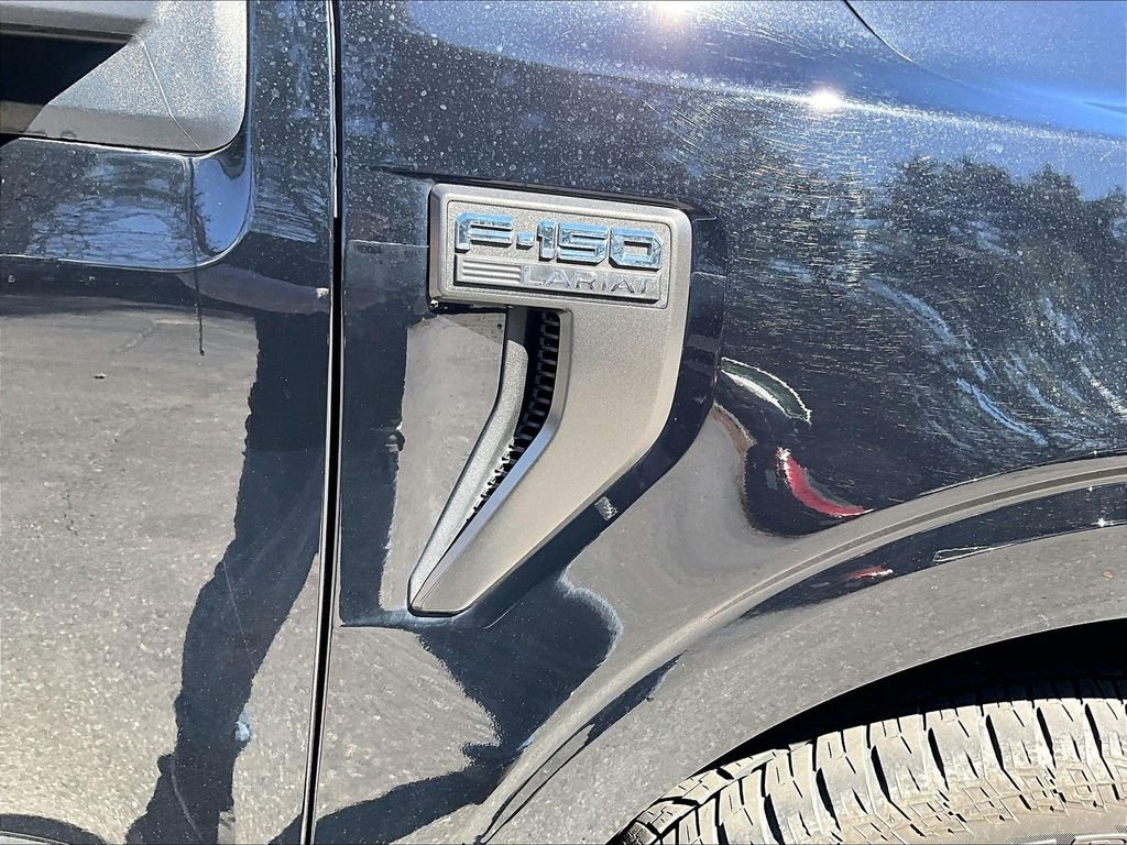 Used 2023 Black Metallic Ford Lariat image 28