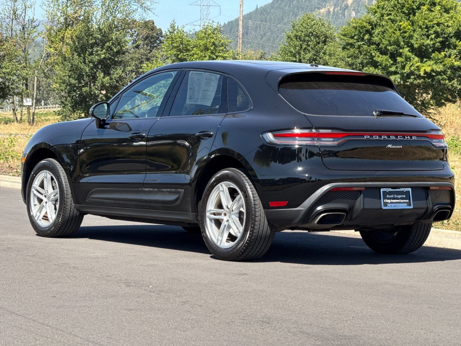 Used 2024  Porsche Base image 5