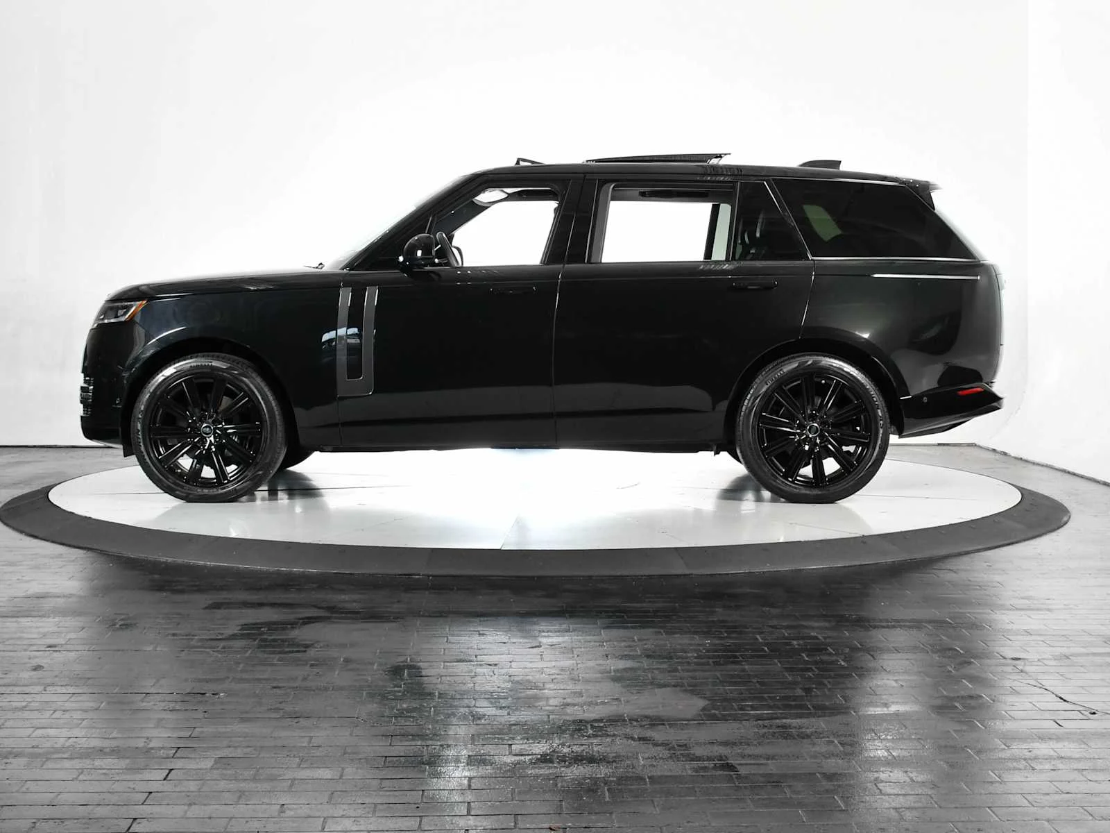 Pre-Owned 2023 Land Rover Range Rover SE Sport Utility in Dallas