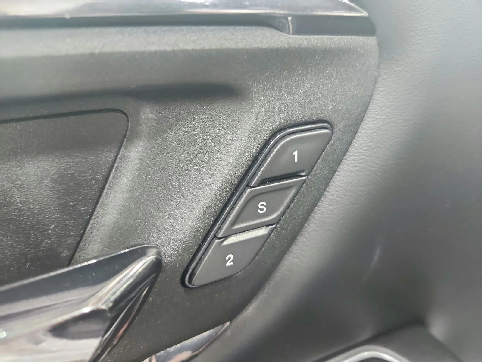 Used 2023 White Ram Limited image 21
