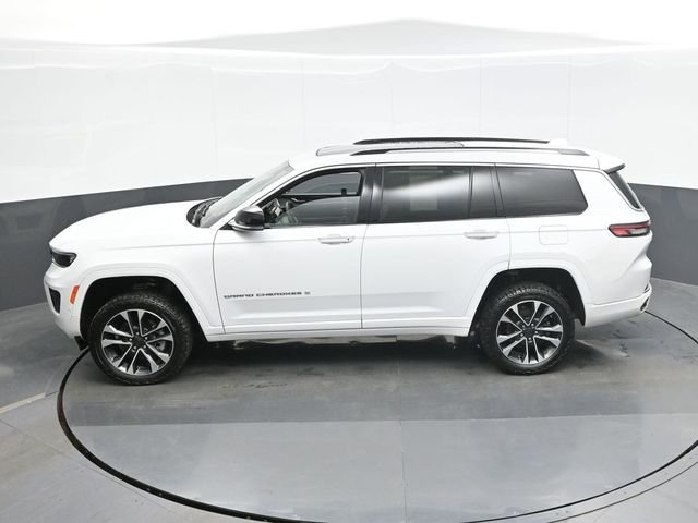 Used 2023 White Jeep Overland image 12
