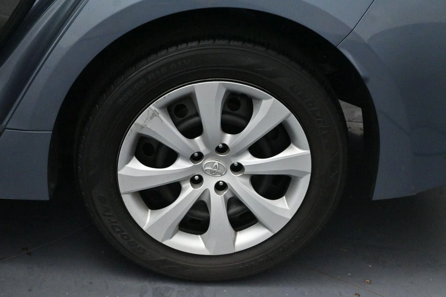 Used 2022 Celestite Gray Metallic Toyota LE image 29