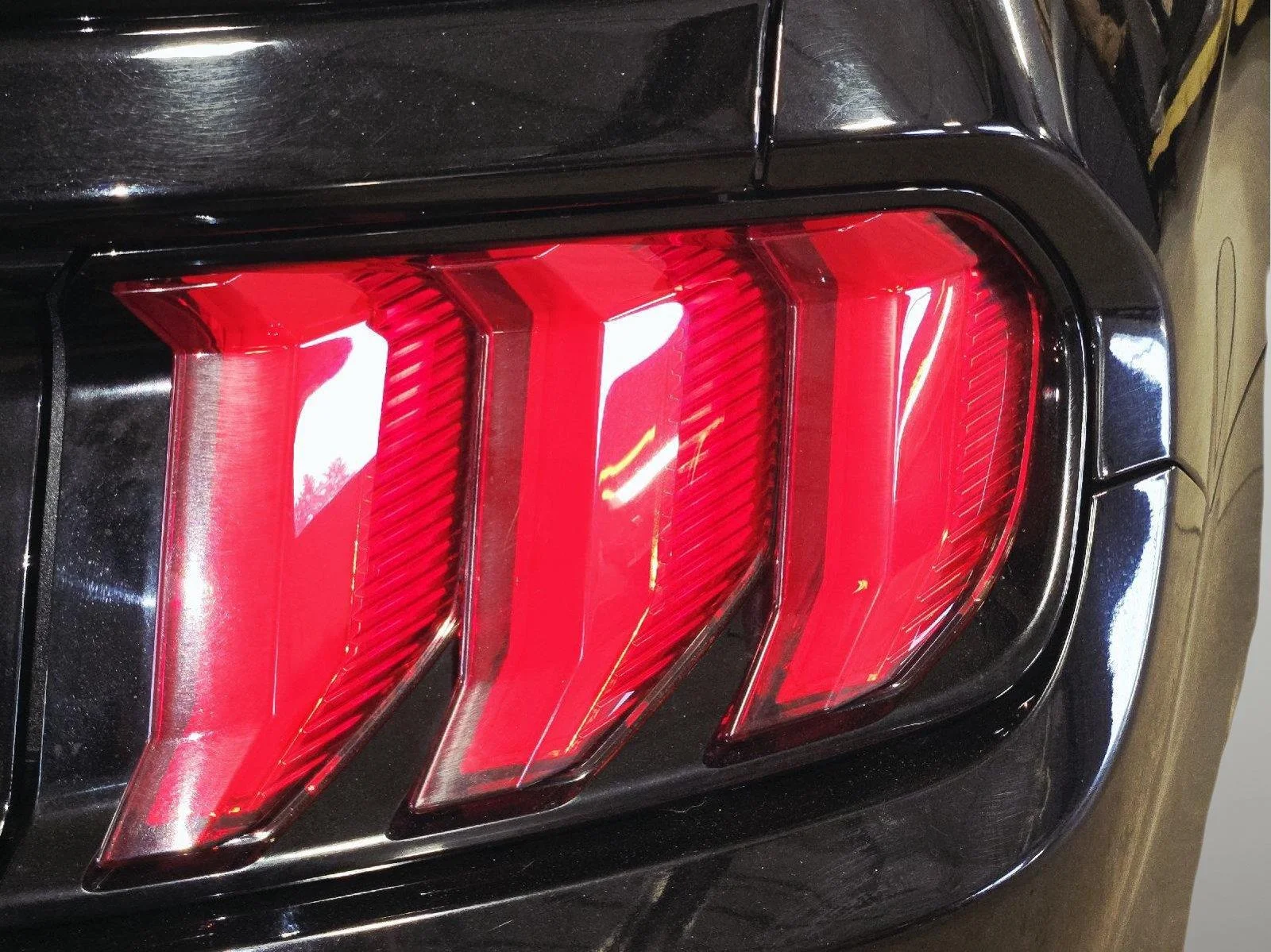 Used 2021 Shadow Black Ford GT image 16