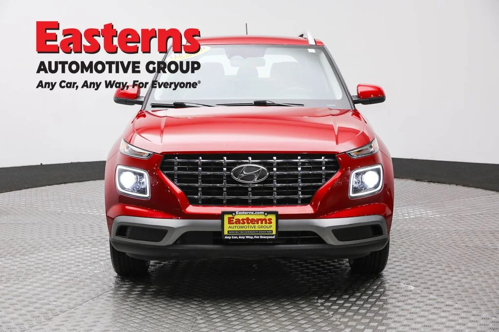 Used 2023 Red Hyundai Limited image 2