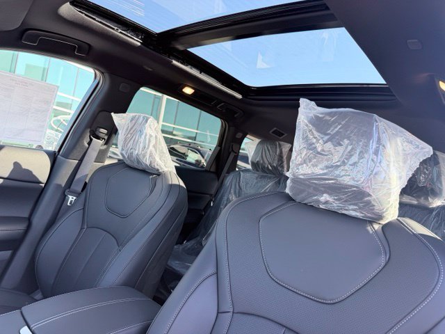New 2027 Mineral INFINITI Sport AWD image 13