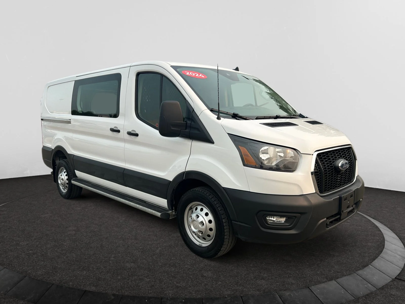 Used 2024 White Ford AWD image 7
