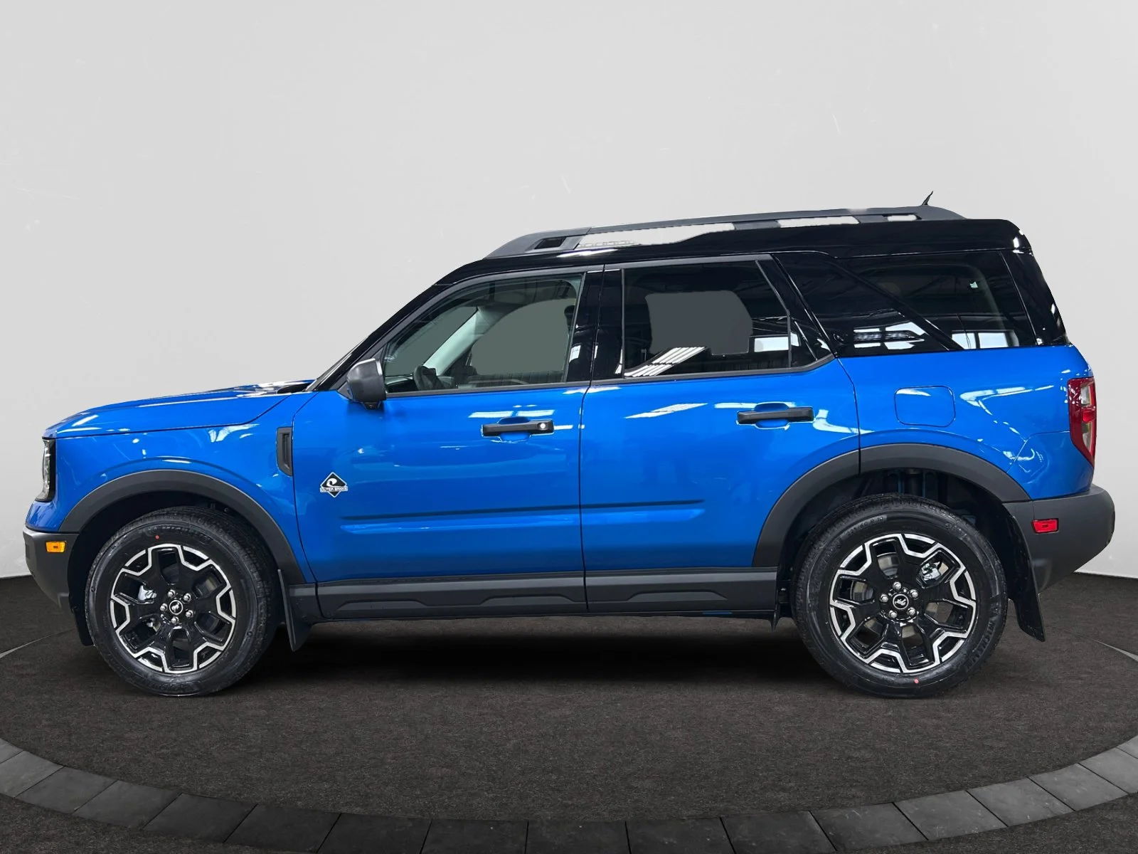 New 2026 Velocity Blue Metallic Ford Outer Banks image 2