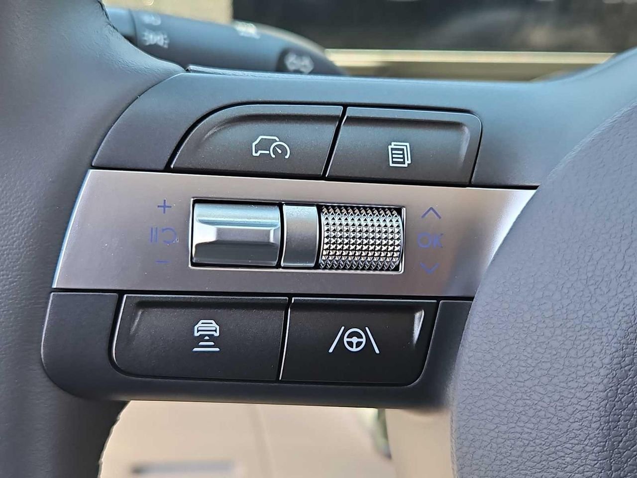 New 2026 Atlas White Hyundai SEL Sport AWD image 22