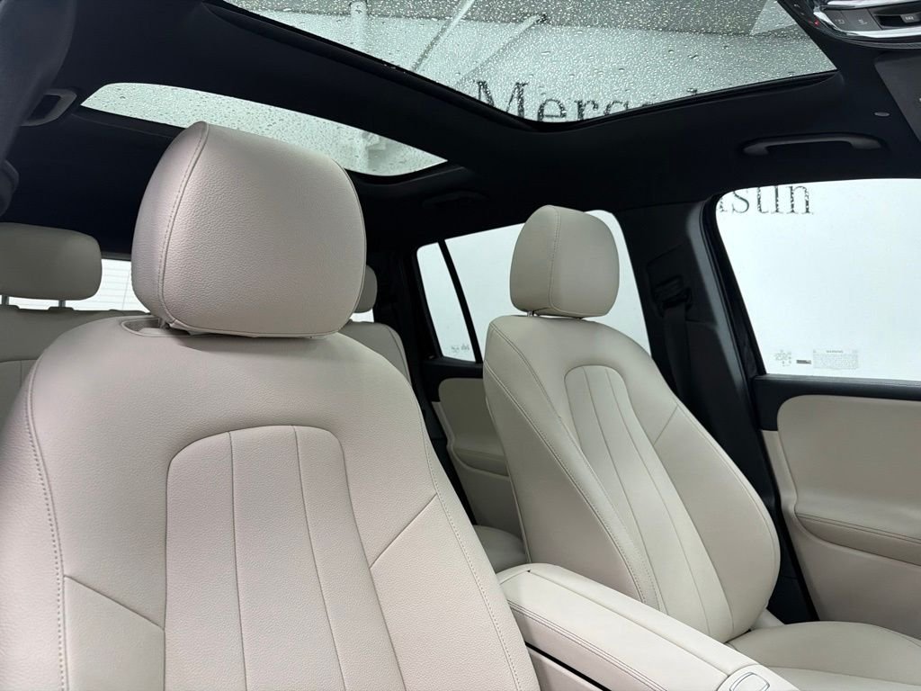 New 2026 Night Black Mercedes-Benz GLB 250 image 29