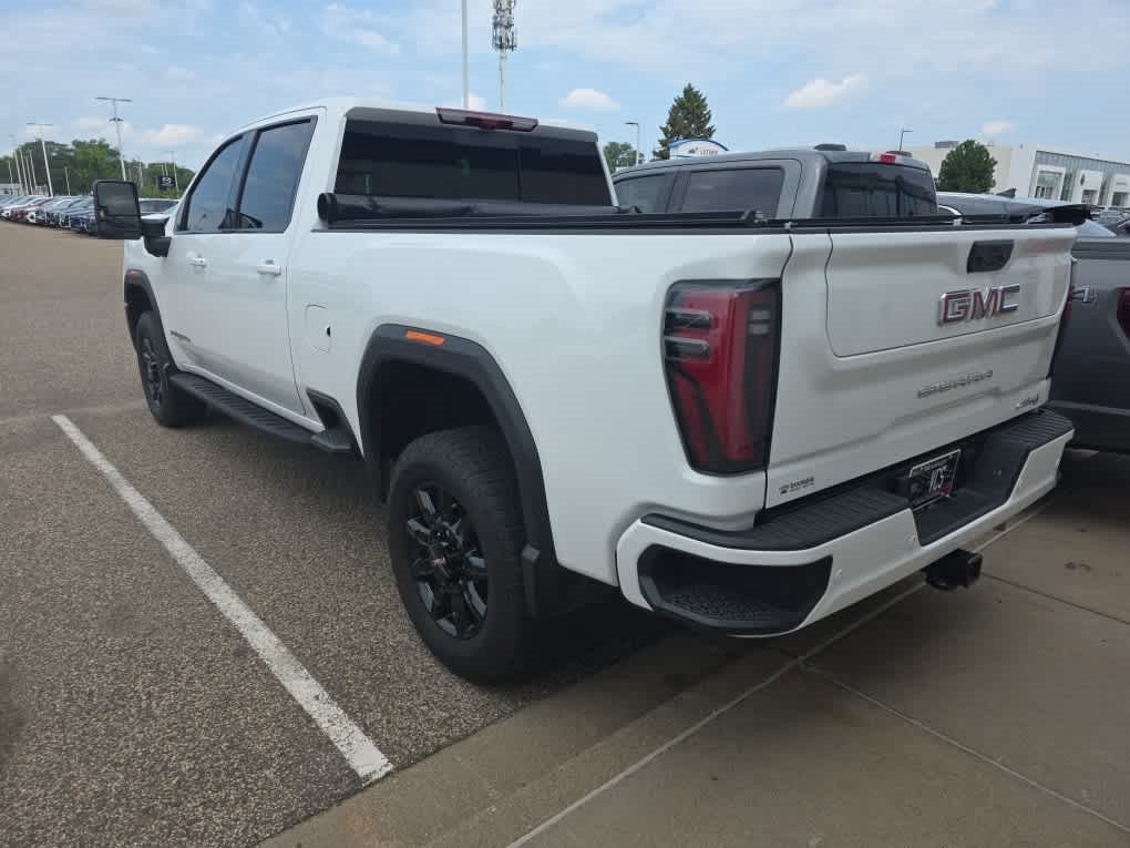 Used 2025 Summit White GMC AT4 image 4