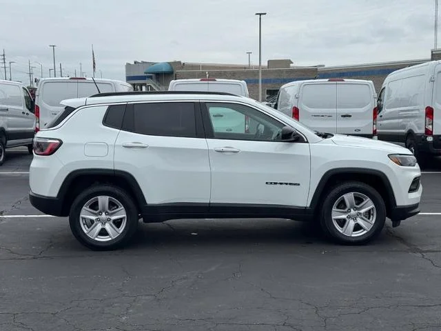 Used 2022 Bright White Clearcoat Jeep  image 2