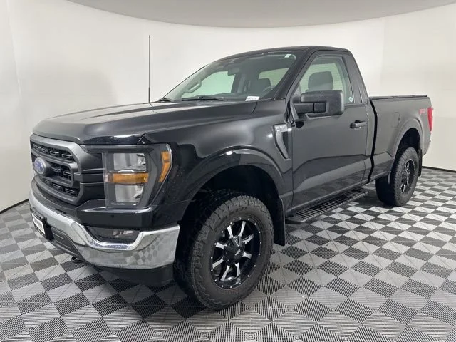 Used 2023  Ford XL image 6