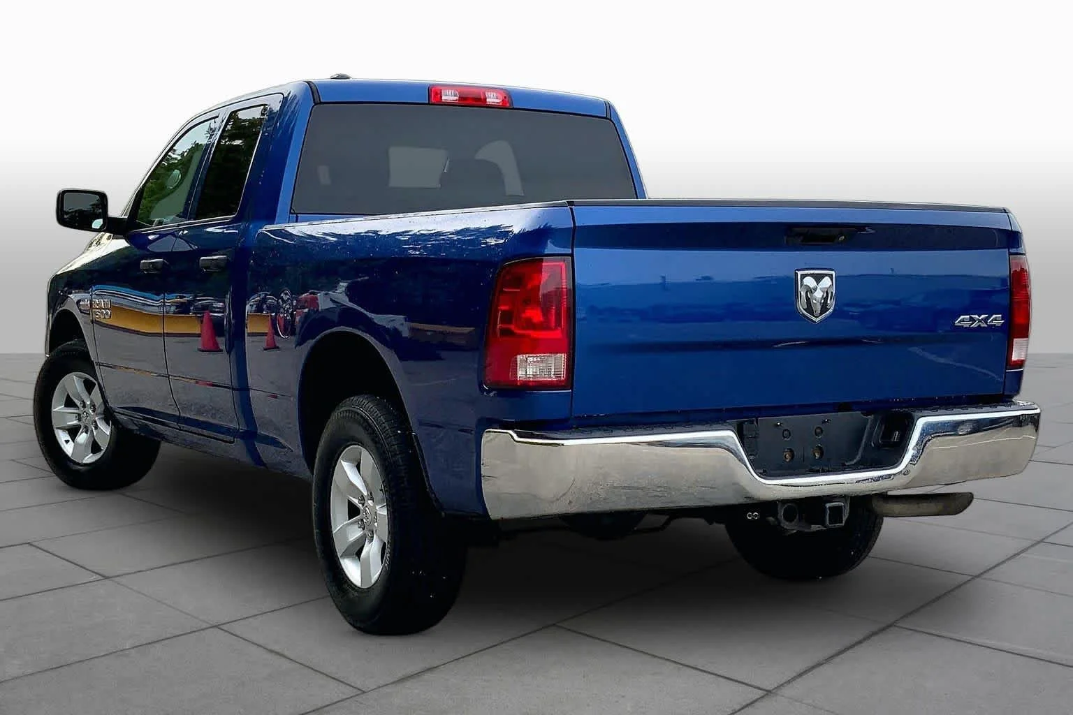 Used 2018 Blue Streak Pearlcoat Ram Tradesman image 12