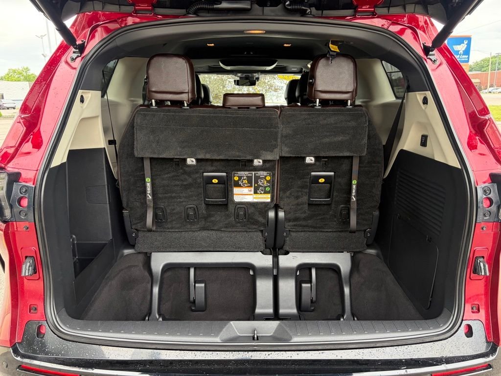 Used 2022 Ruby Flare Pearl Toyota Platinum image 19