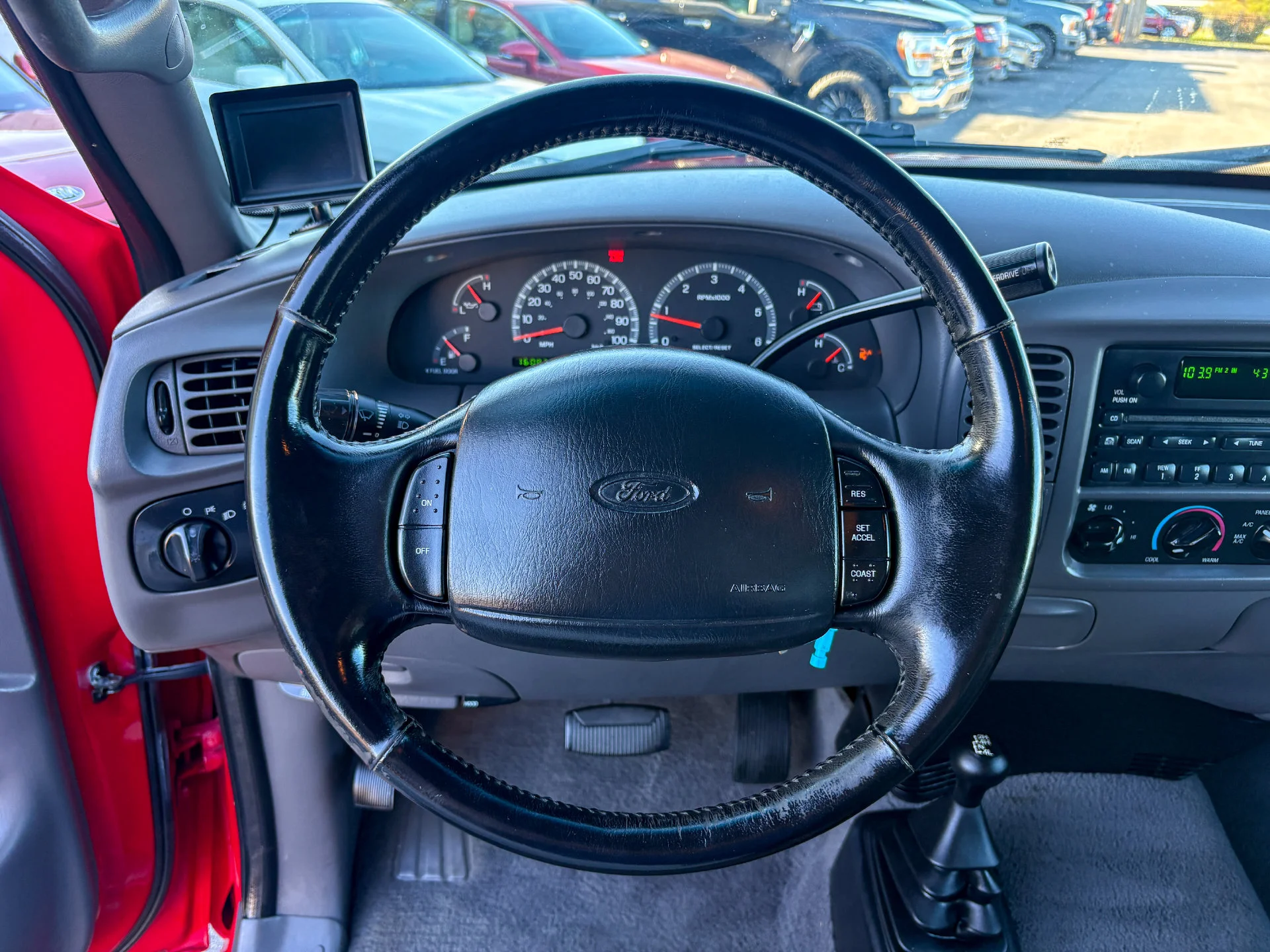 Used 2002 Red Ford XLT image 13
