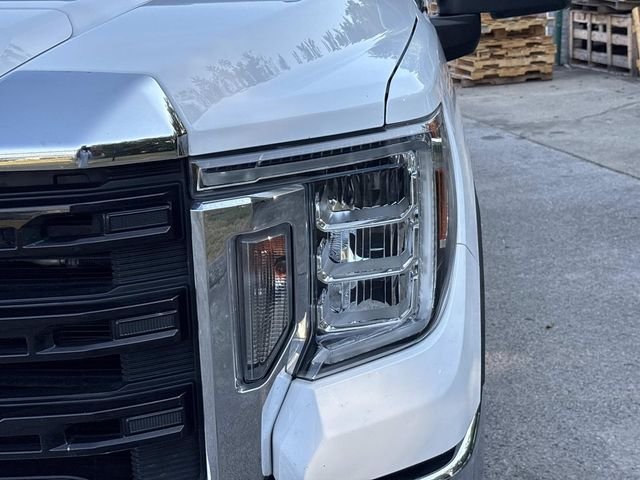 Certified Used 2020 White GMC Base image 10