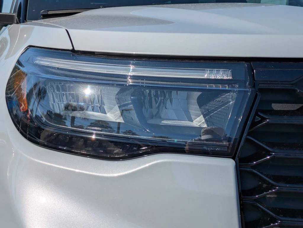 New 2026 Space White Metallic Ford ST-Line image 10