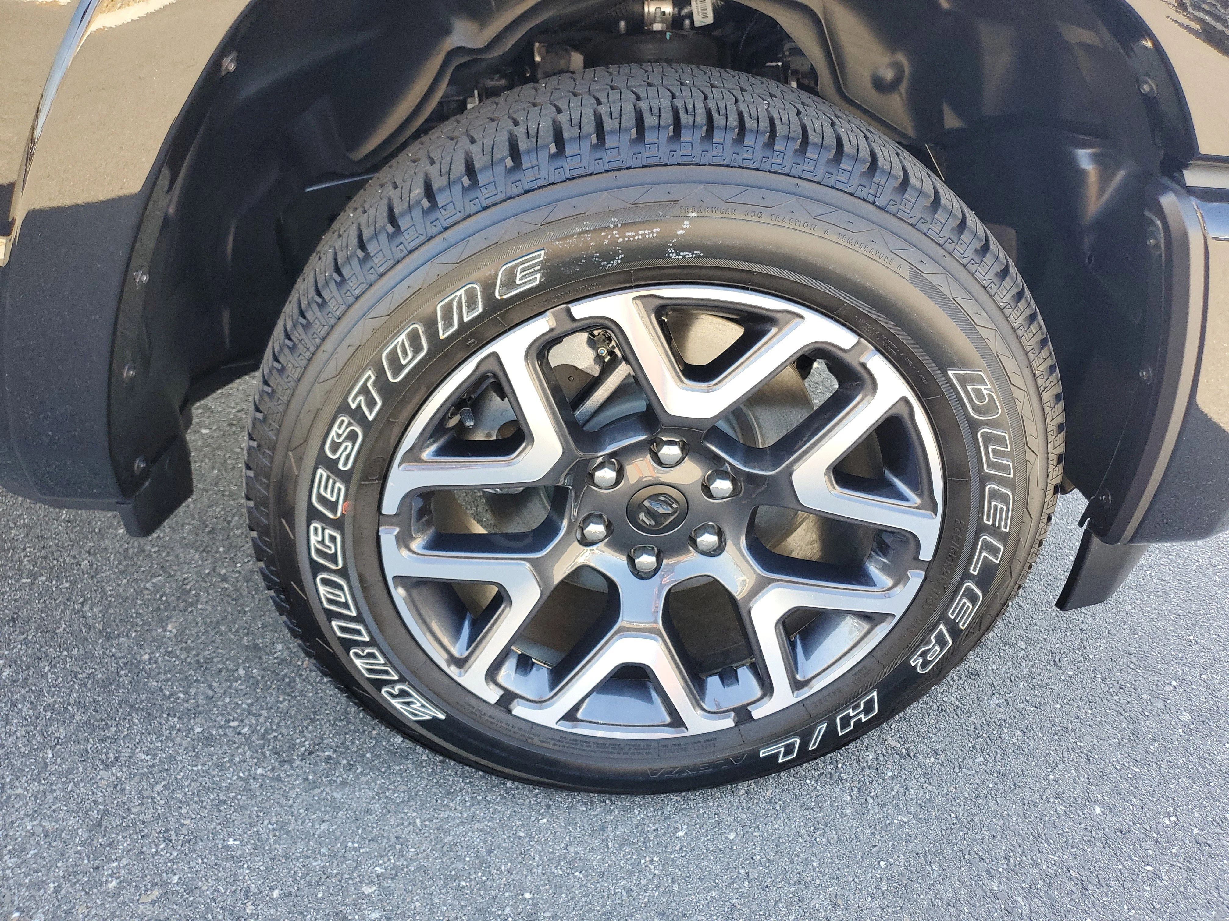 New 2026 Diamond Black Crystal Pearl-Coat Exterior Paint RAM Laramie image 11