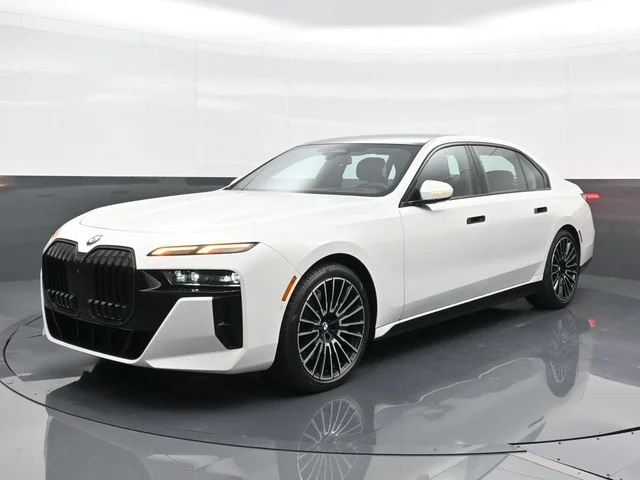2025 BMW 7 Series 740i