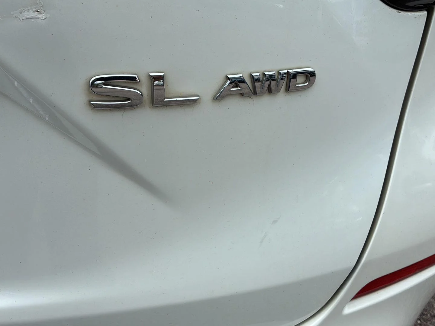 Used 2017 Pearl White Nissan SL image 19