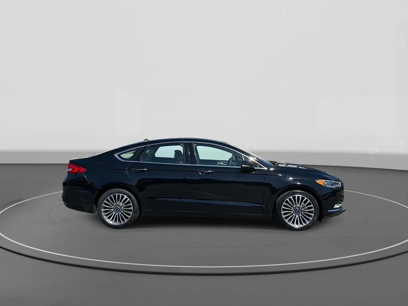 Used 2017 Shadow Black Ford SE image 4