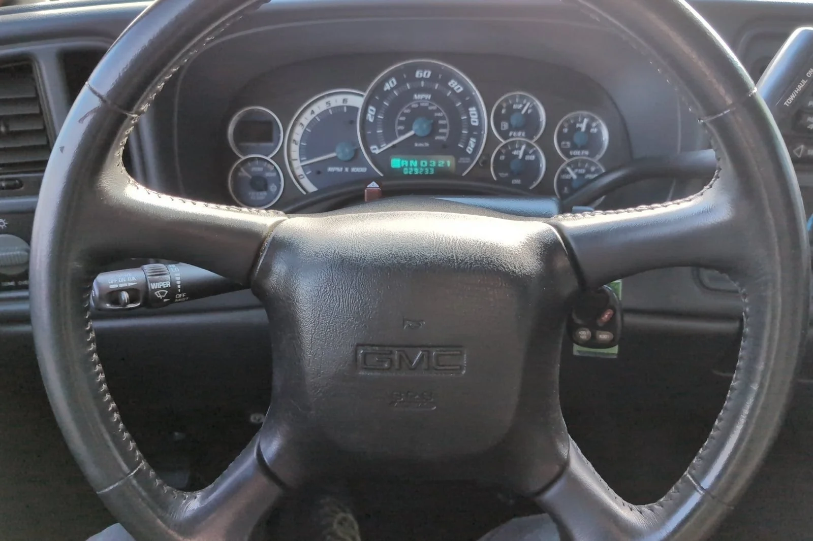 Used 2001 Fire Red GMC SLE image 20